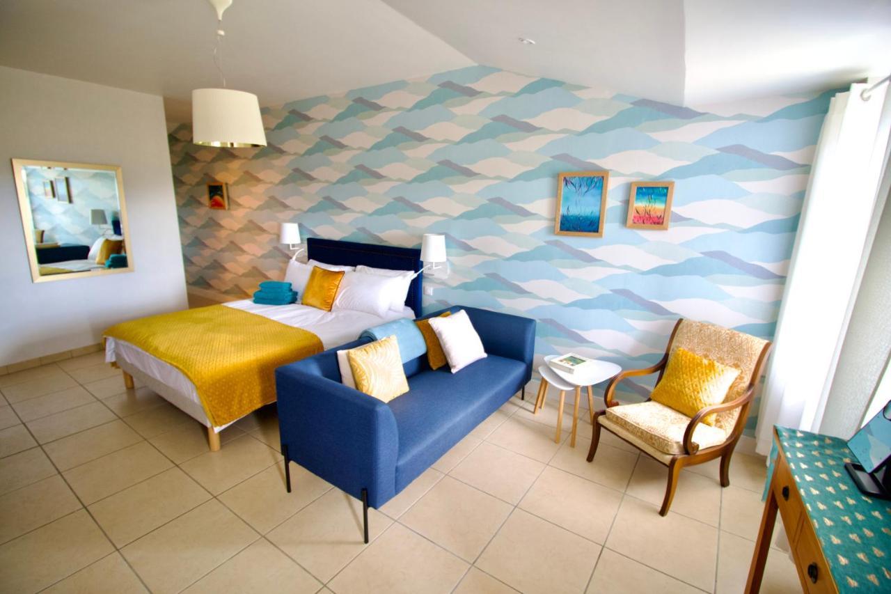 O Trois Oliviers Bed & Breakfast Louin Екстериор снимка