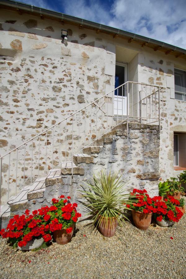 O Trois Oliviers Bed & Breakfast Louin Екстериор снимка