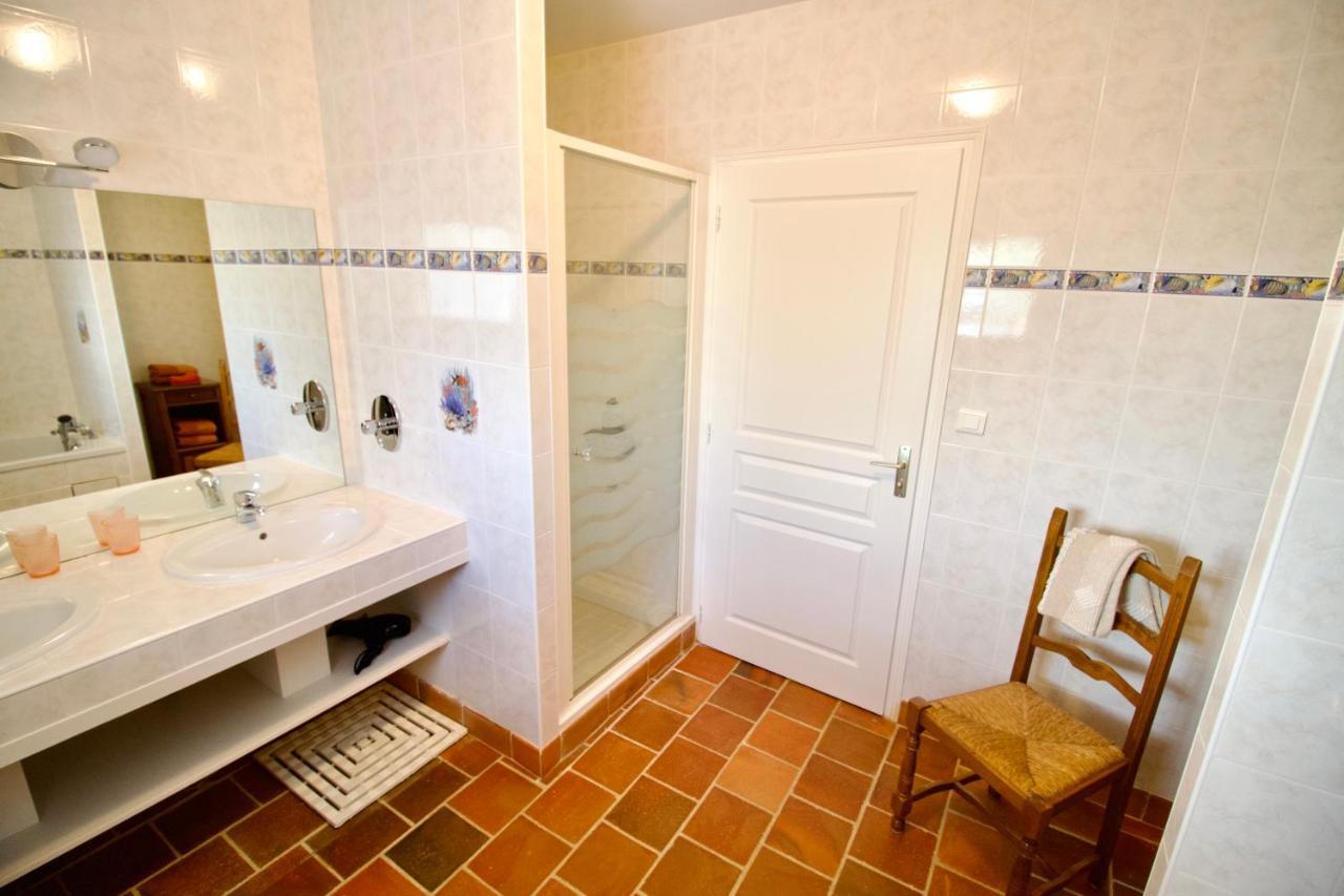 O Trois Oliviers Bed & Breakfast Louin Екстериор снимка