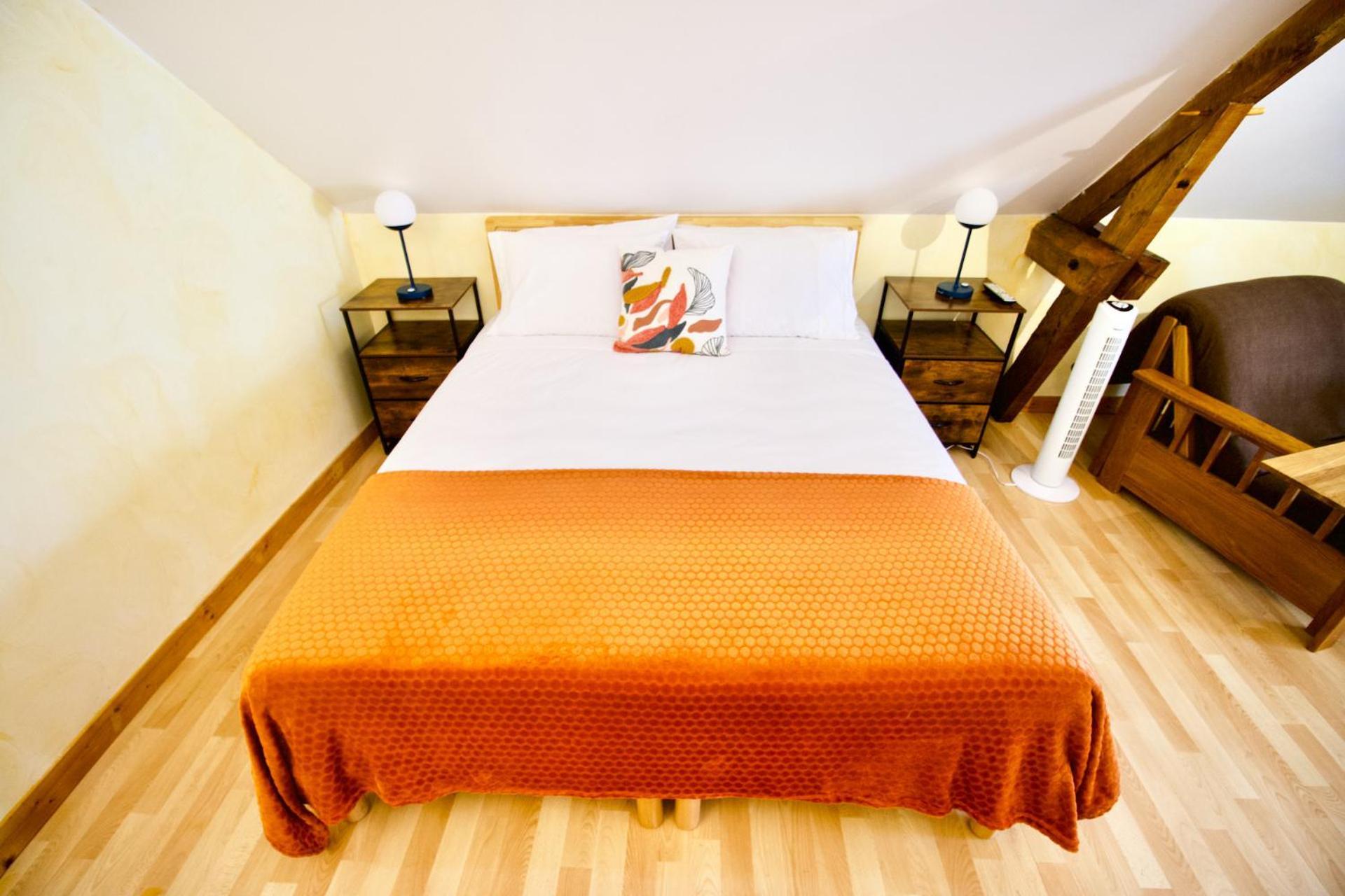 O Trois Oliviers Bed & Breakfast Louin Екстериор снимка