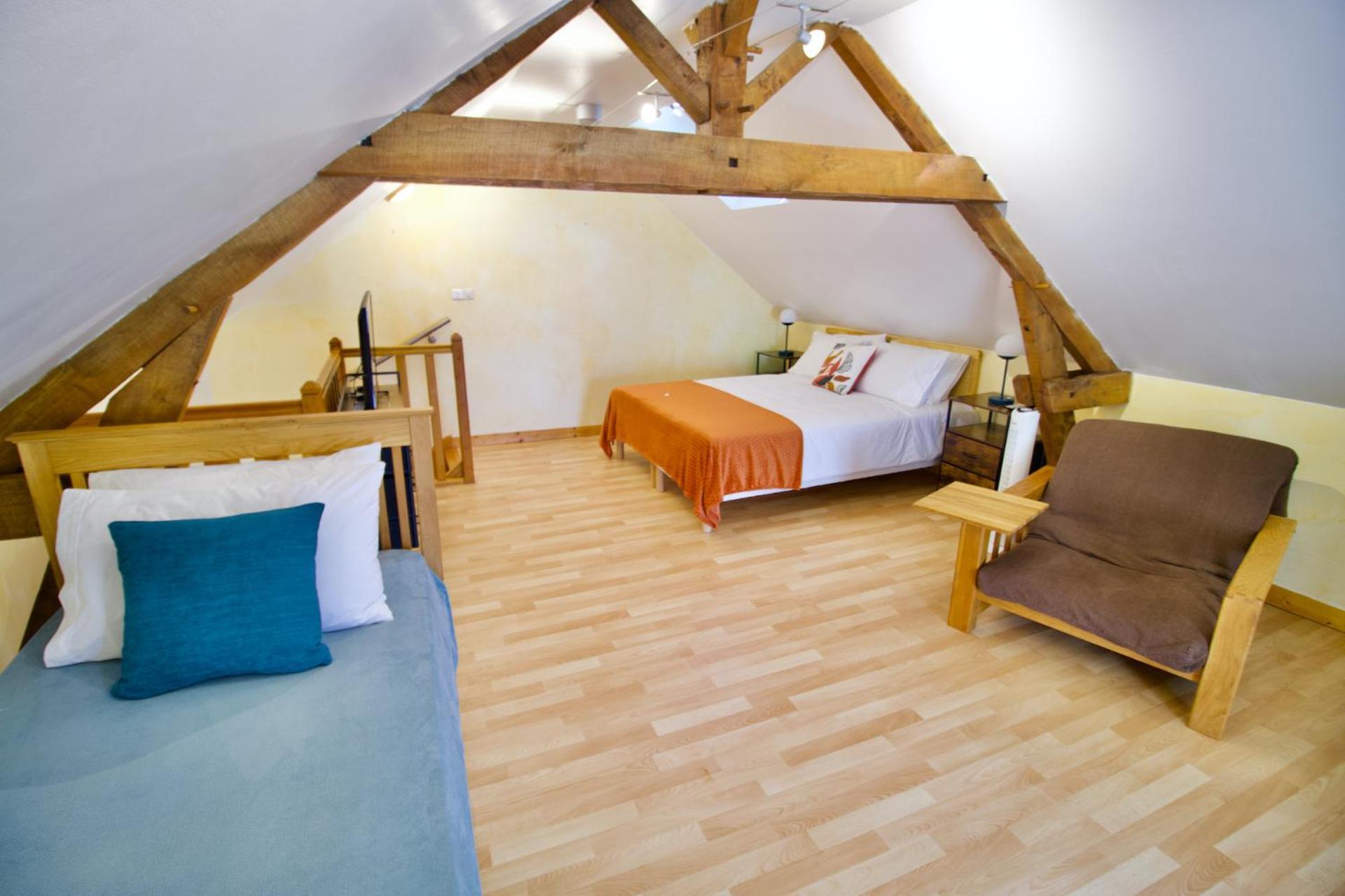 O Trois Oliviers Bed & Breakfast Louin Екстериор снимка